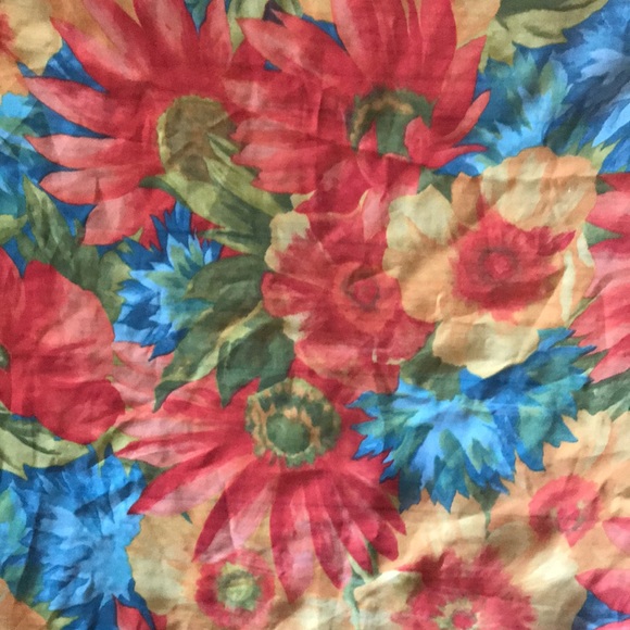 Large scarf - Picture 2 of 2